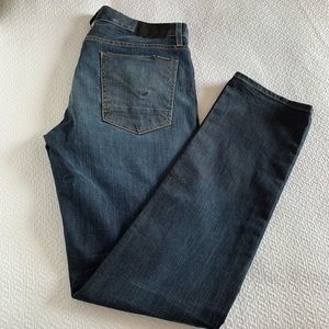 Like new Hudson slim straight jeans 34